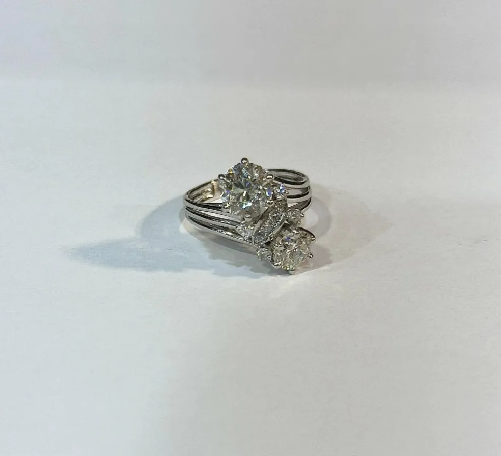 Bague ancienne en platine et diamants