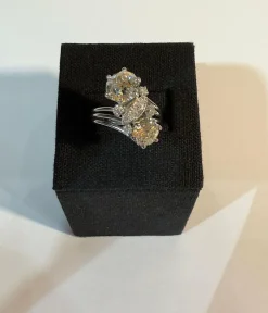 Bague ancienne en platine et diamants