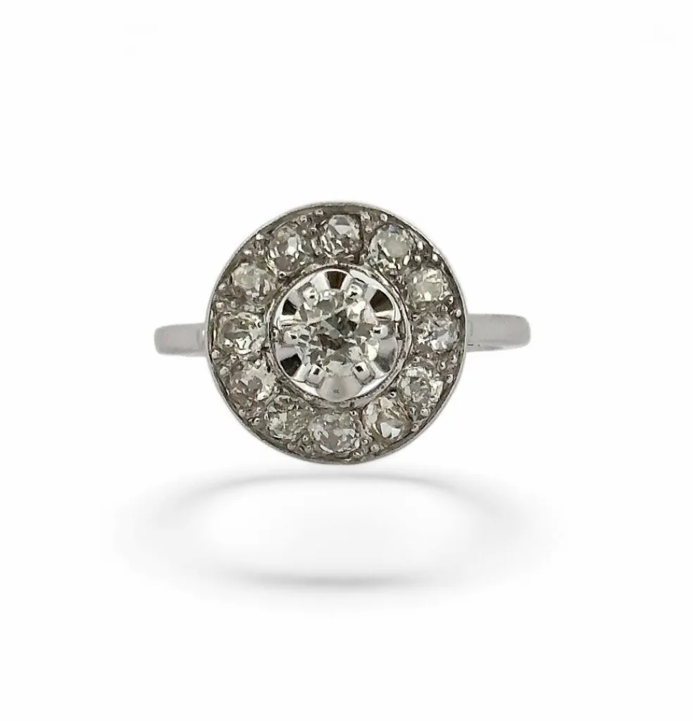 Bague ancienne en platine et diamants
