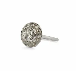 Bague ancienne en platine et diamants
