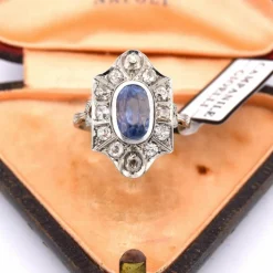 Bague ancienne en saphir et diamant