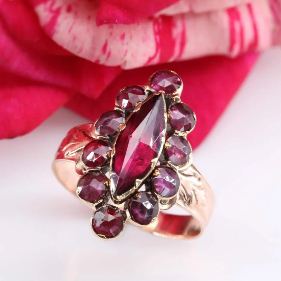 Bague ancienne grenats or rose marquise