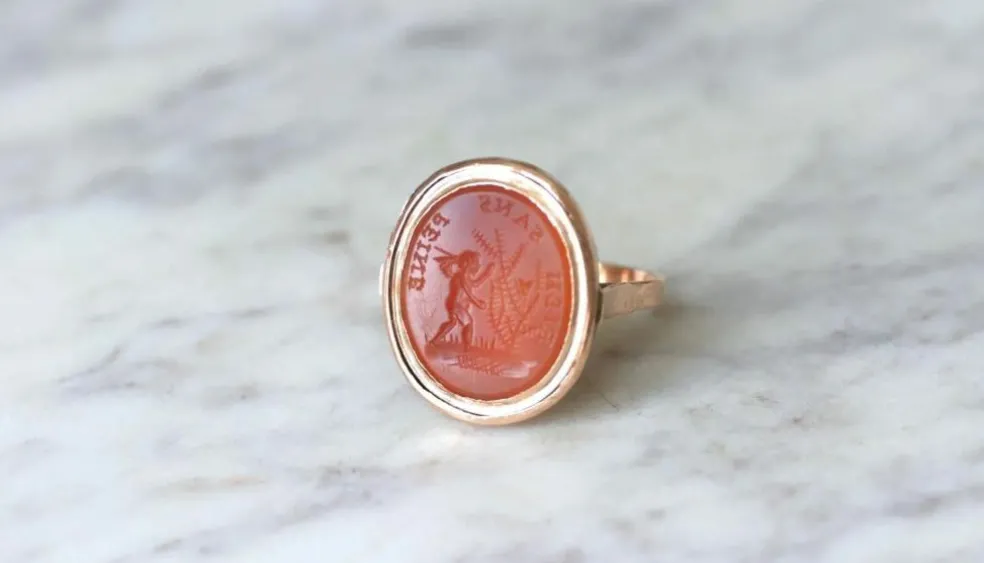 Bague Ancienne Intaille or rose cornaline