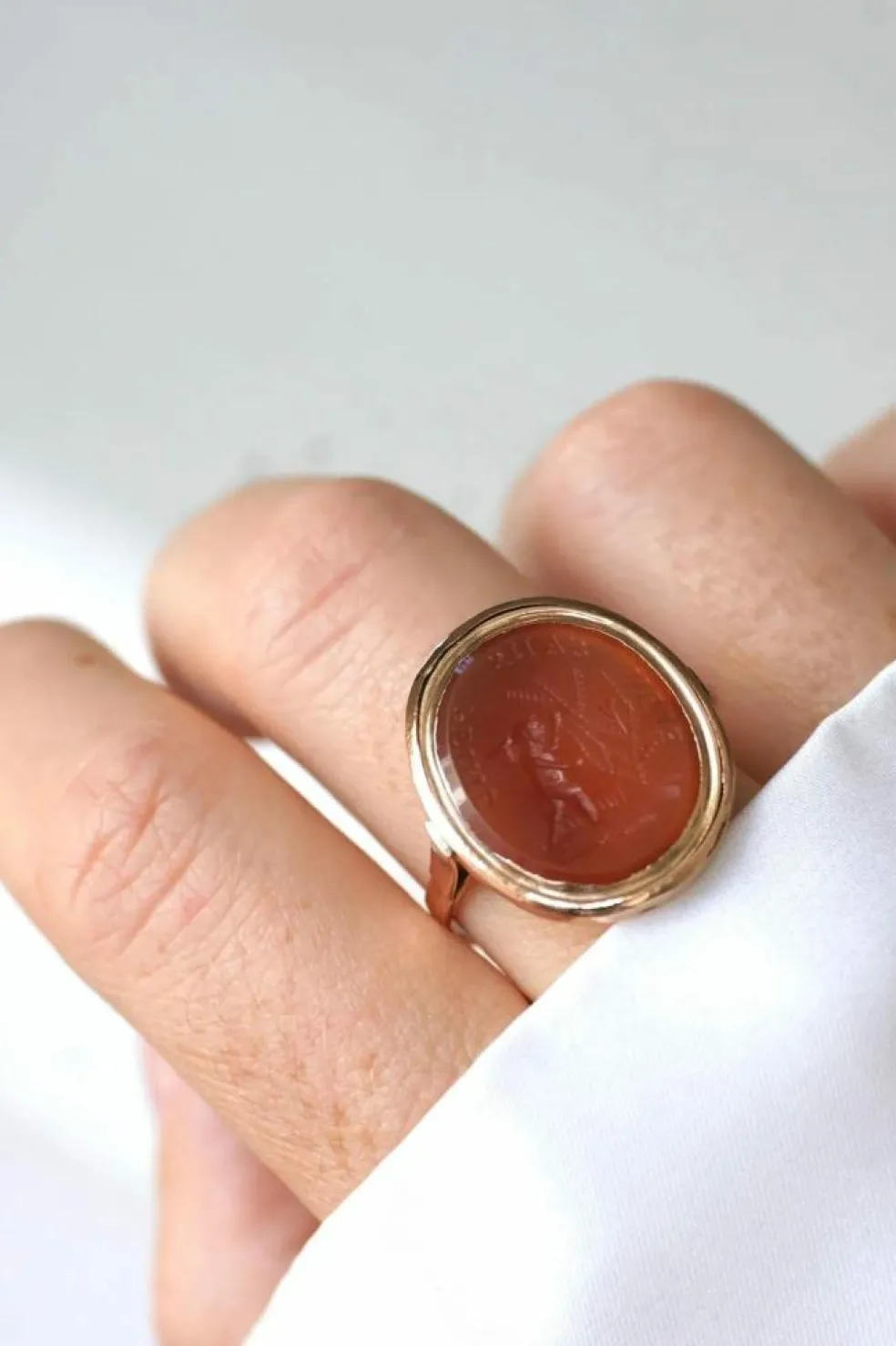 Bague Ancienne Intaille or rose cornaline