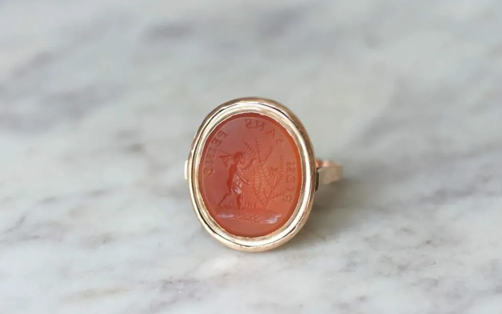 Bague Ancienne Intaille or rose cornaline