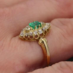 Bague ancienne marquise émeraude diamants