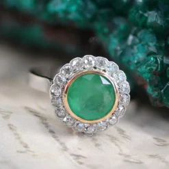 Bague ancienne émeraude diamants ronde