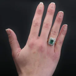 Bague ancienne émeraude et diamants rectangulaire