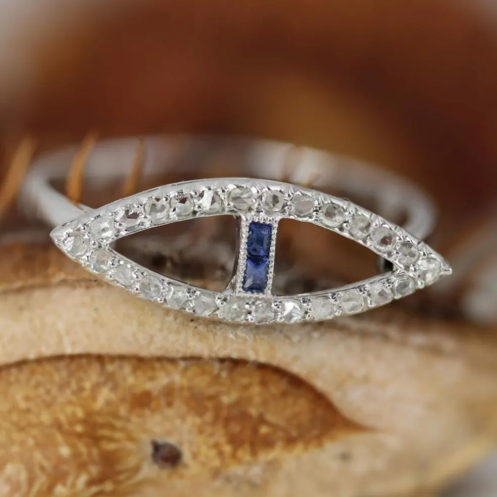 Bague ancienne navette diamants taillés en rose et saphirs