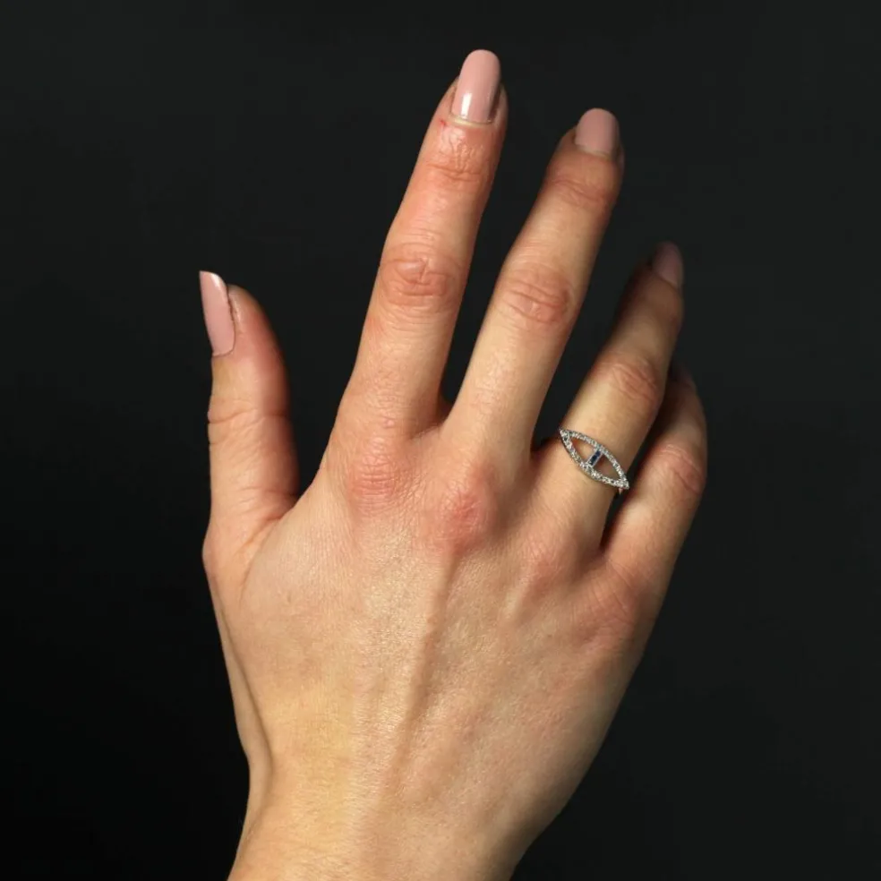 Bague ancienne navette diamants taillés en rose et saphirs