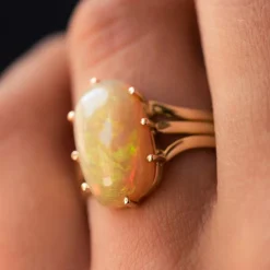 Bague ancienne Opale Australienne et Or