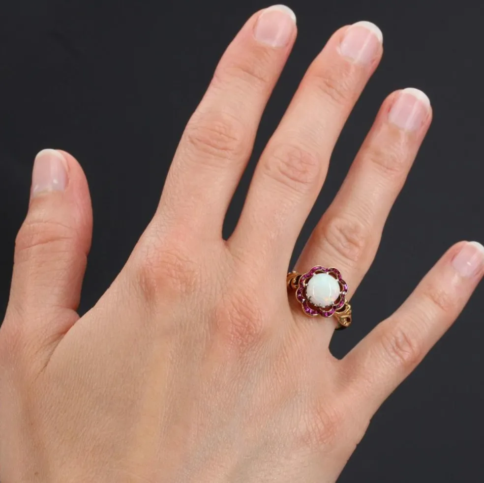 Bague ancienne opale et rubis calibrés
