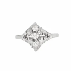 Bague ancienne or blanc 3 diamants