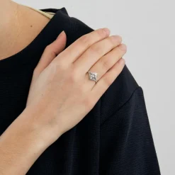 Bague ancienne or blanc 3 diamants