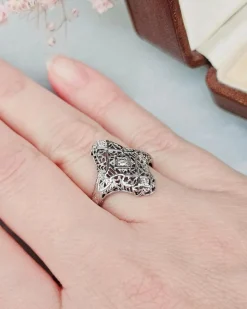 Bague ancienne or blanc diamants