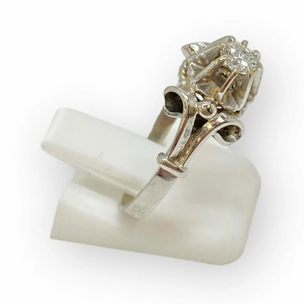 Bague ancienne or blanc diamants
