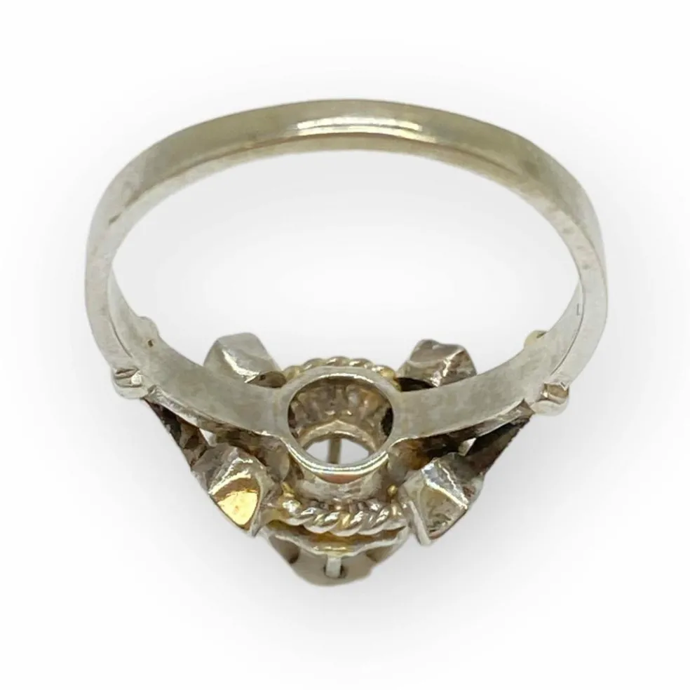 Bague ancienne or blanc diamants