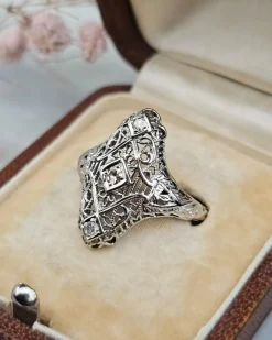 Bague ancienne or blanc diamants