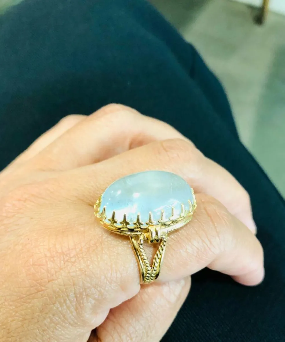 Bague ancienne or jaune et aigue marine