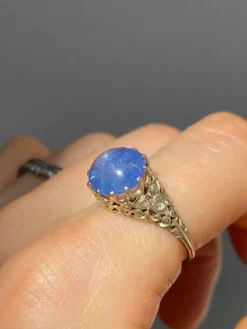 Bague ancienne or jaune et saphir