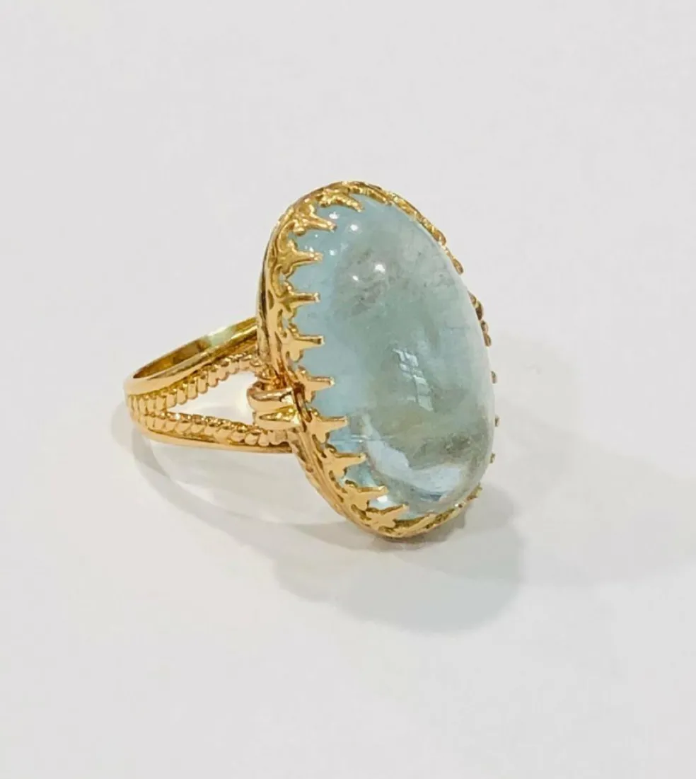 Bague ancienne or jaune et aigue marine