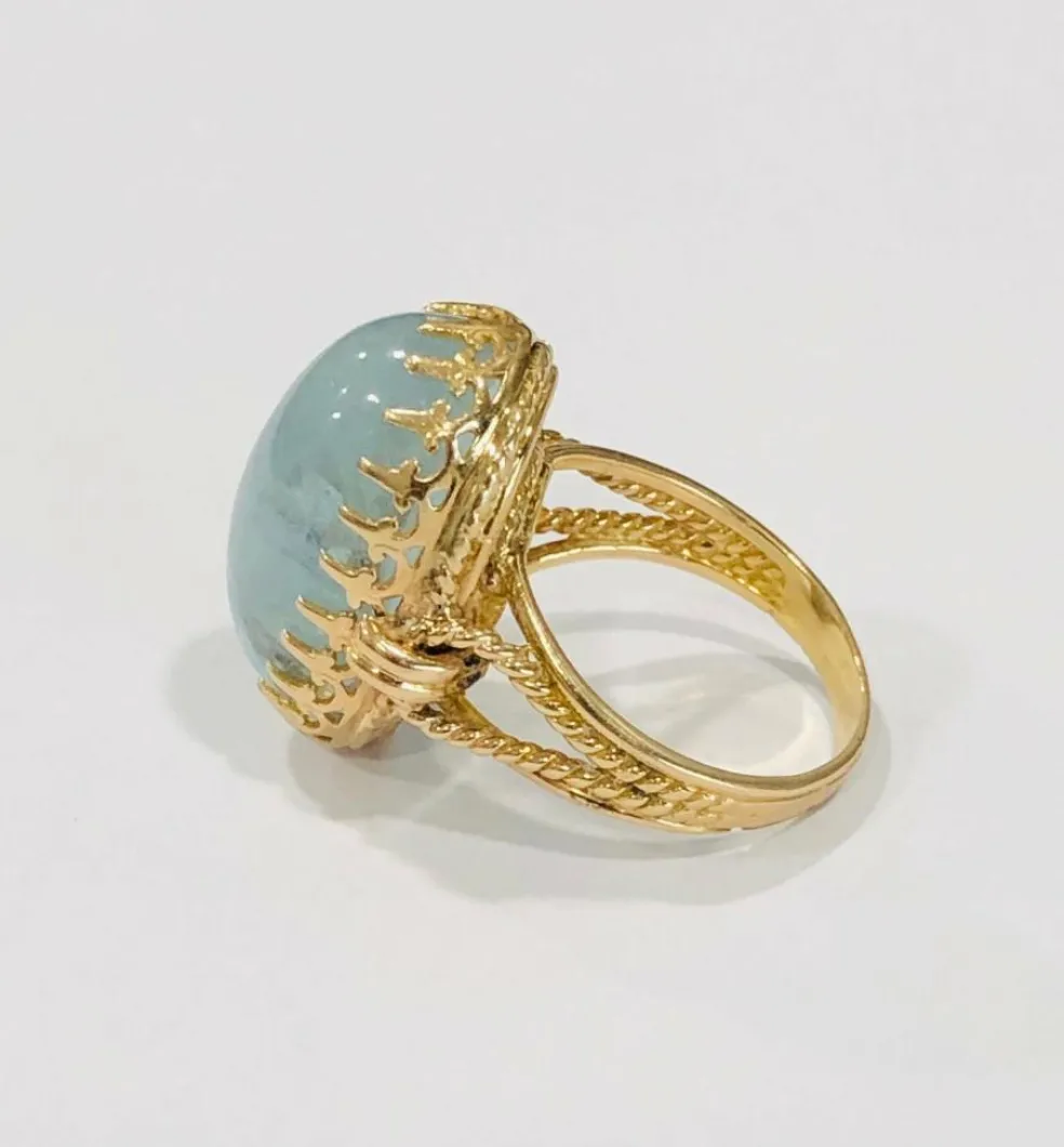 Bague ancienne or jaune et aigue marine
