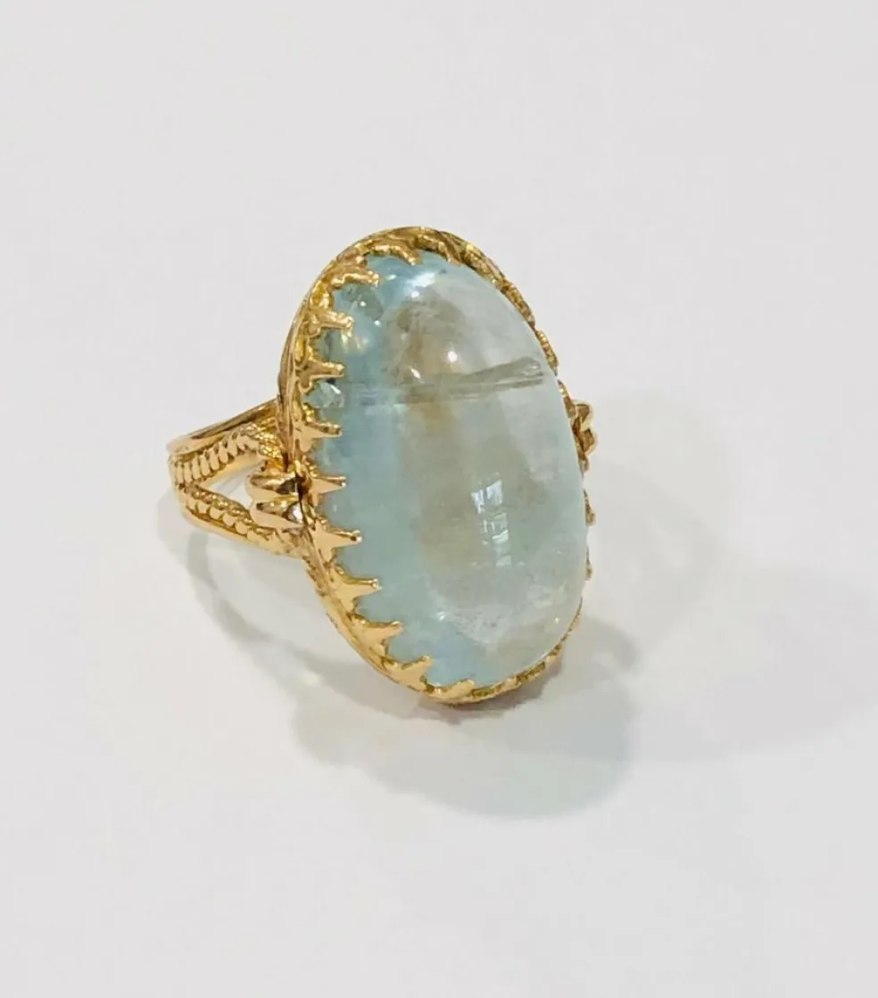 Bague ancienne or jaune et aigue marine