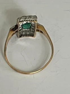 Bague ancienne or jaune émeraude Colombie diamants