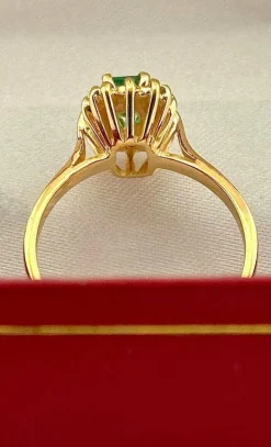 Bague ancienne or jaune émeraude et diamants