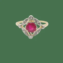 Bague ancienne or jaune, rubis, diamants