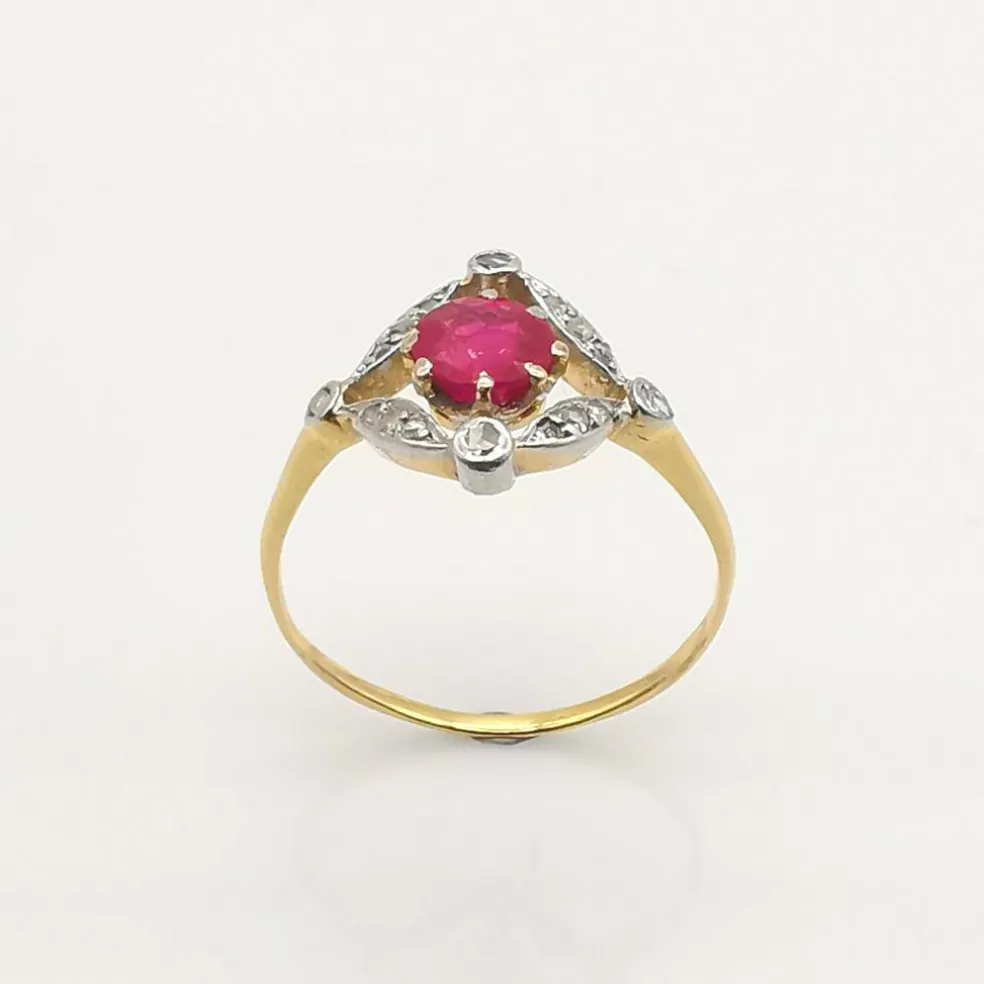 Bague ancienne or jaune, rubis, diamants