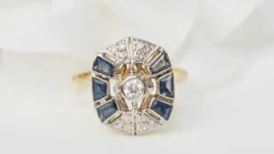 Bague ancienne or jaune, saphirs, diamants