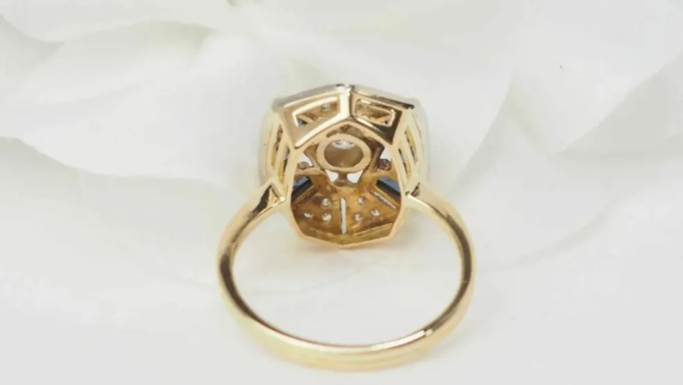 Bague ancienne or jaune, saphirs, diamants