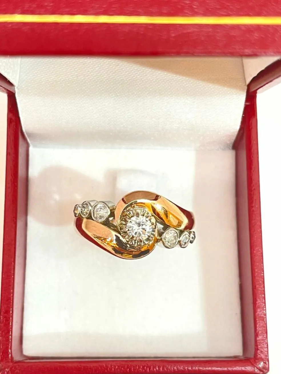 Bague ancienne or rose et blanc trilogie de diamants