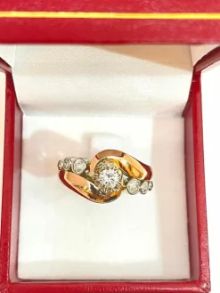 Bague ancienne or rose et blanc trilogie de diamants