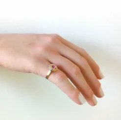 Bague ancienne, or rose, perles fines et saphir rose