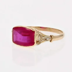 Bague ancienne rubis de synthèse et or