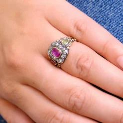 Bague ancienne Rubis Diamants Péridot