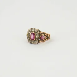 Bague ancienne Rubis Diamants Péridot