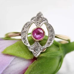 Bague ancienne rubis et diamants taillés en rose