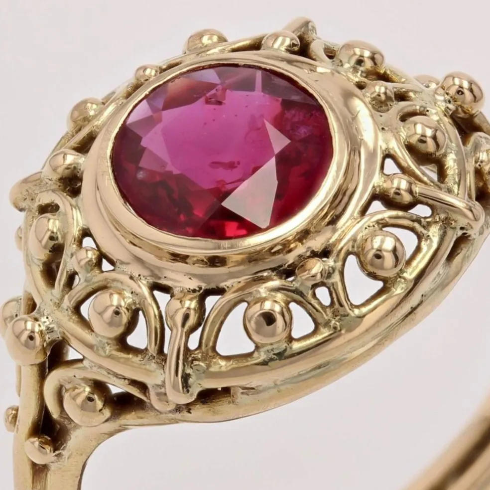 Bague ancienne rubis naturel et or jaune