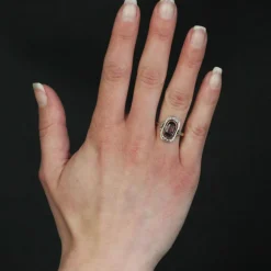 Bague ancienne spinelle violet et diamants