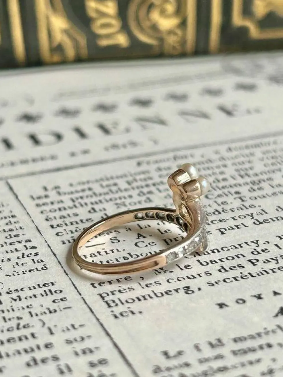 Bague ancienne trèfle en or jaune et argent