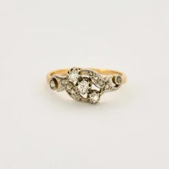 Bague ancienne trilogie diamants or jaune et platine