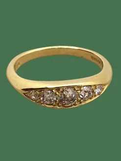 Bague anglaise en or jaune et diamants taille ancienne