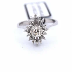 Bague années 40 - or blanc et diamants