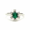 Bague Années 70 en or blanc 18 carats sertie d'une émeraude et de diamants