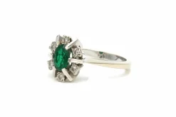Bague Années 70 en or blanc 18 carats sertie d'une émeraude et de diamants