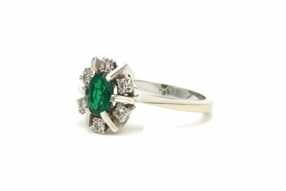 Bague Années 70 en or blanc 18 carats sertie d'une émeraude et de diamants