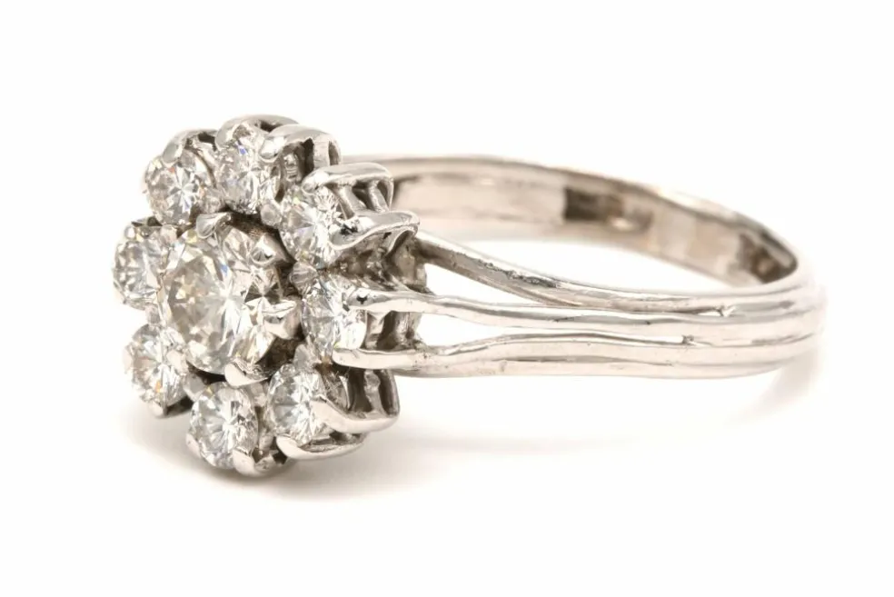 Bague Années 70 en or blanc 18 carats sertie de diamants (+/- 0.71 ct)